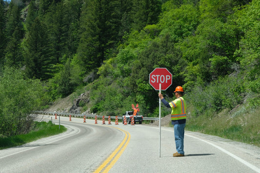 Traffic Control (Flagger)